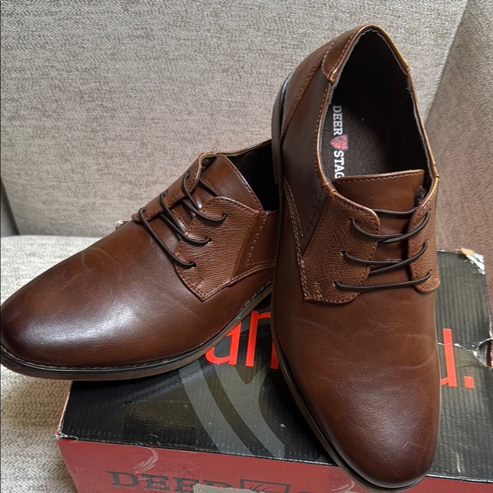 Deer Stags Young Men's Brown Dress Shoes 7M